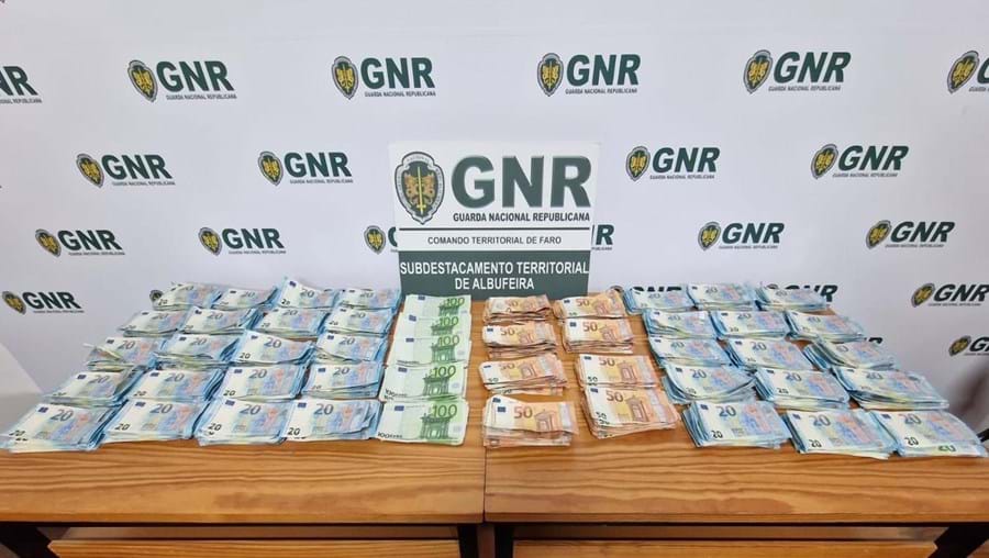 Detido homem apanhado com 30 mil euros em notas falsas