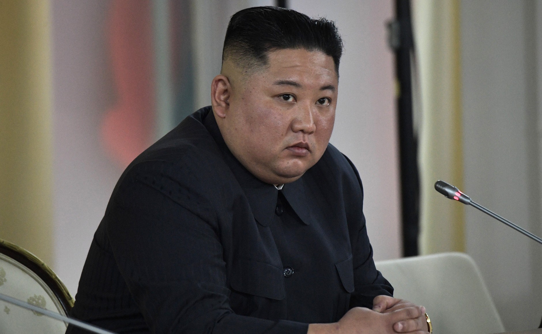 Kim Jong-Un parte de comboio para encontro com Putin
