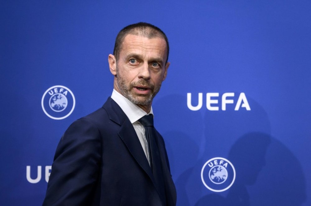 UEFA abre processo disciplinar à Croácia devido a bandeira fascista