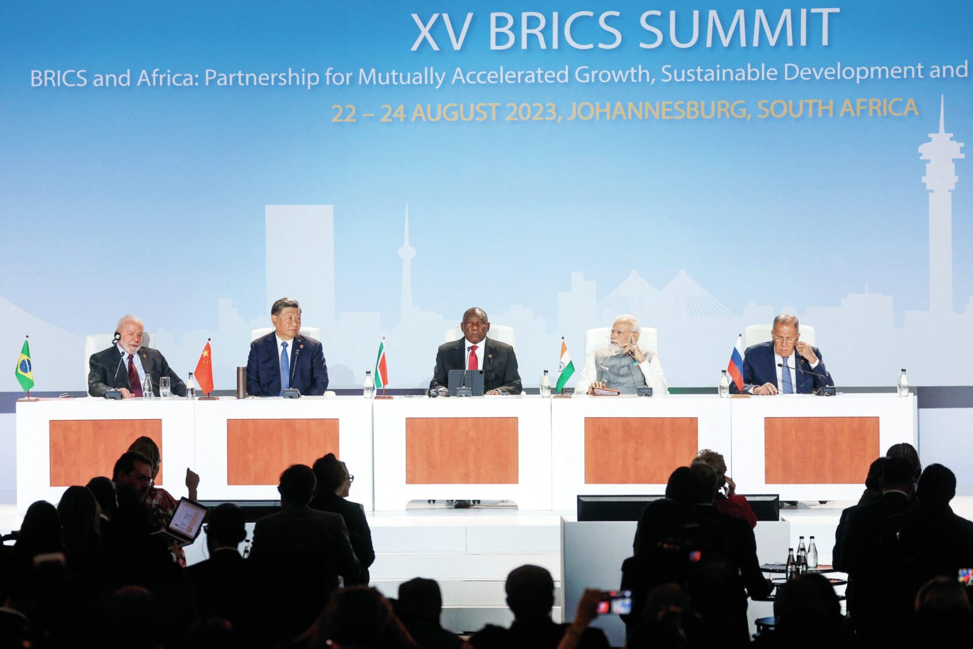 BRICS: O declínio do Ocidente e a ascensão do &#8216;resto&#8217;?