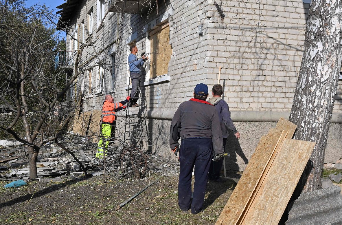 Ataque russo em Kharkiv faz pelo menos 48 mortos