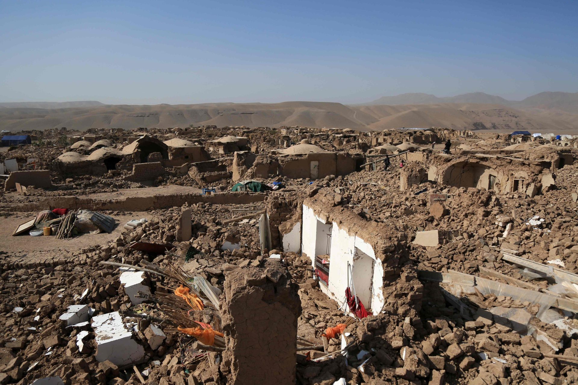 Sismo no Afeganistão causa pelo menos quatro mortos e 153 feridos