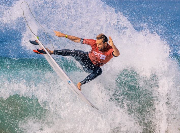 Frederico Morais reentra na elite do surf mundial