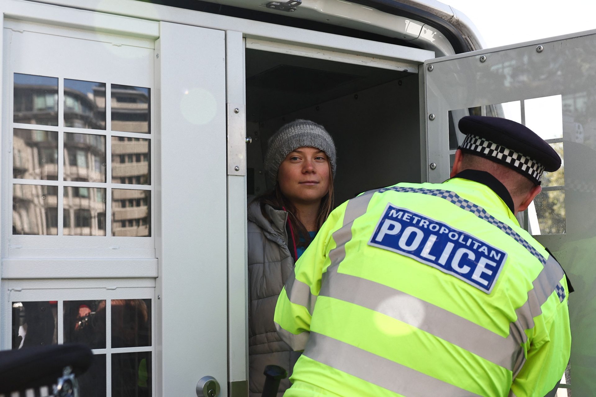 Greta Thunberg novamente detida e acusada de perturbar a ordem em Londres