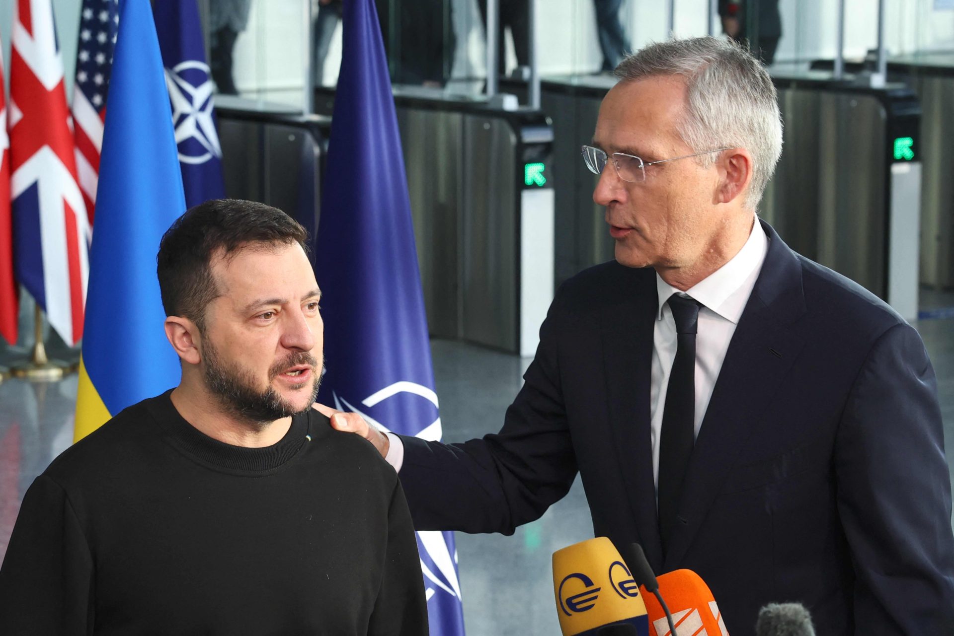 Zelensky faz visita surpresa a Bruxelas e participa em reunião da NATO
