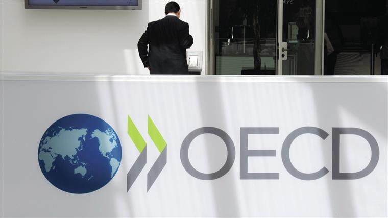 OCDE revê em baixa crescimento económico em Portugal para 2,2%