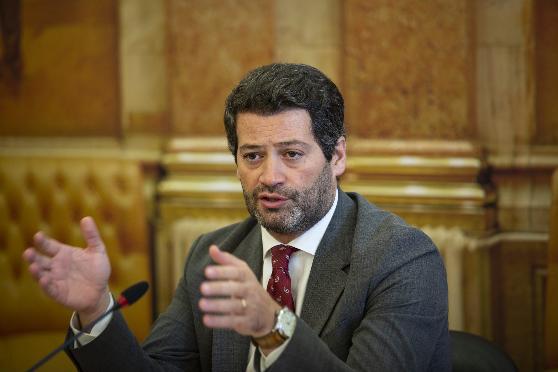 André Ventura acusa, “o senhor Presidente” de trair “os portugueses”