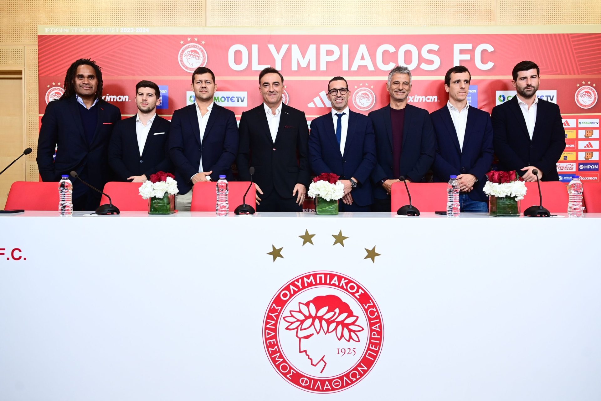 Carlos Carvalhal assume comando técnico do Olympiacos