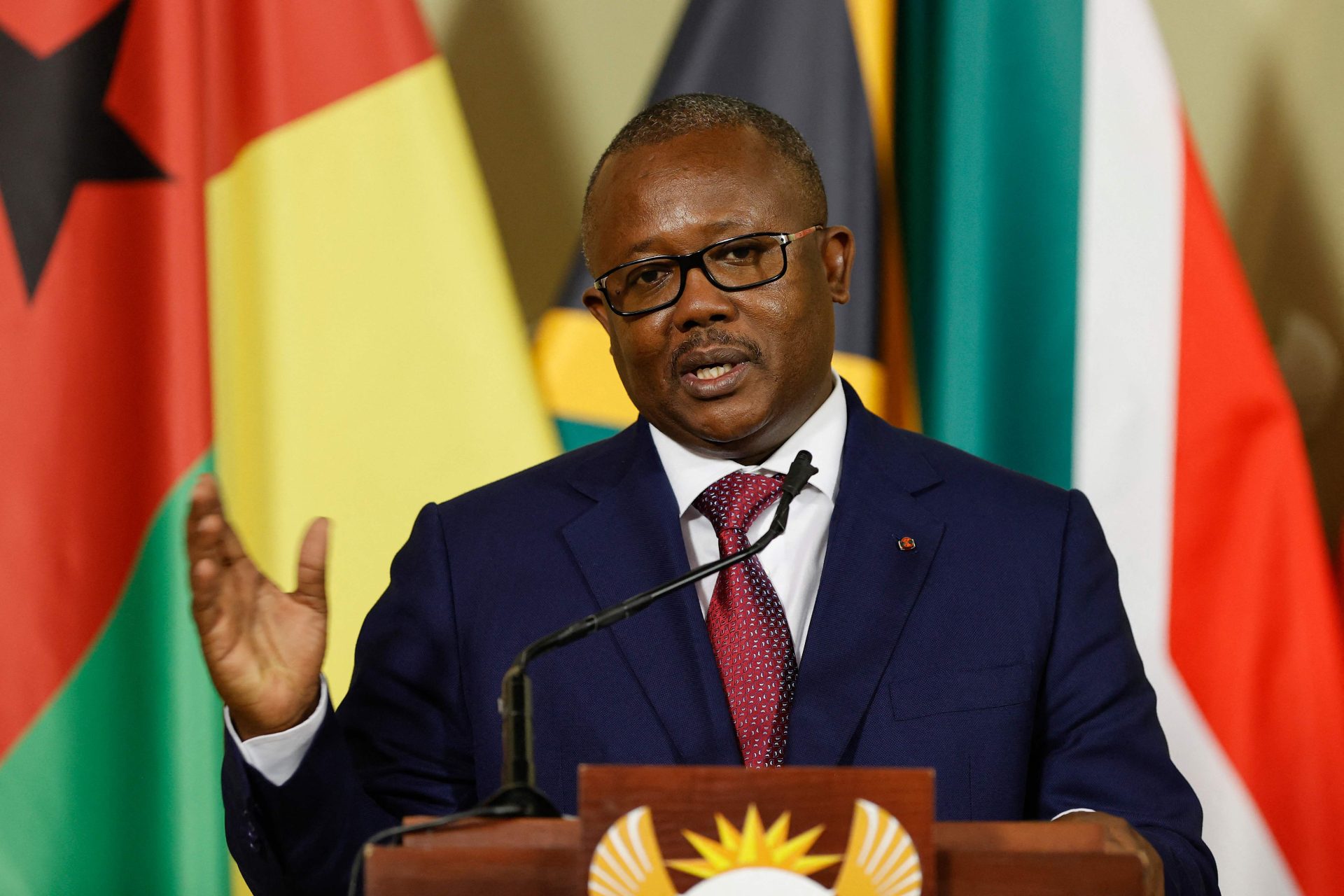 Polícia da Guiné-Bissau impede acesso de deputados à sede do Parlamento