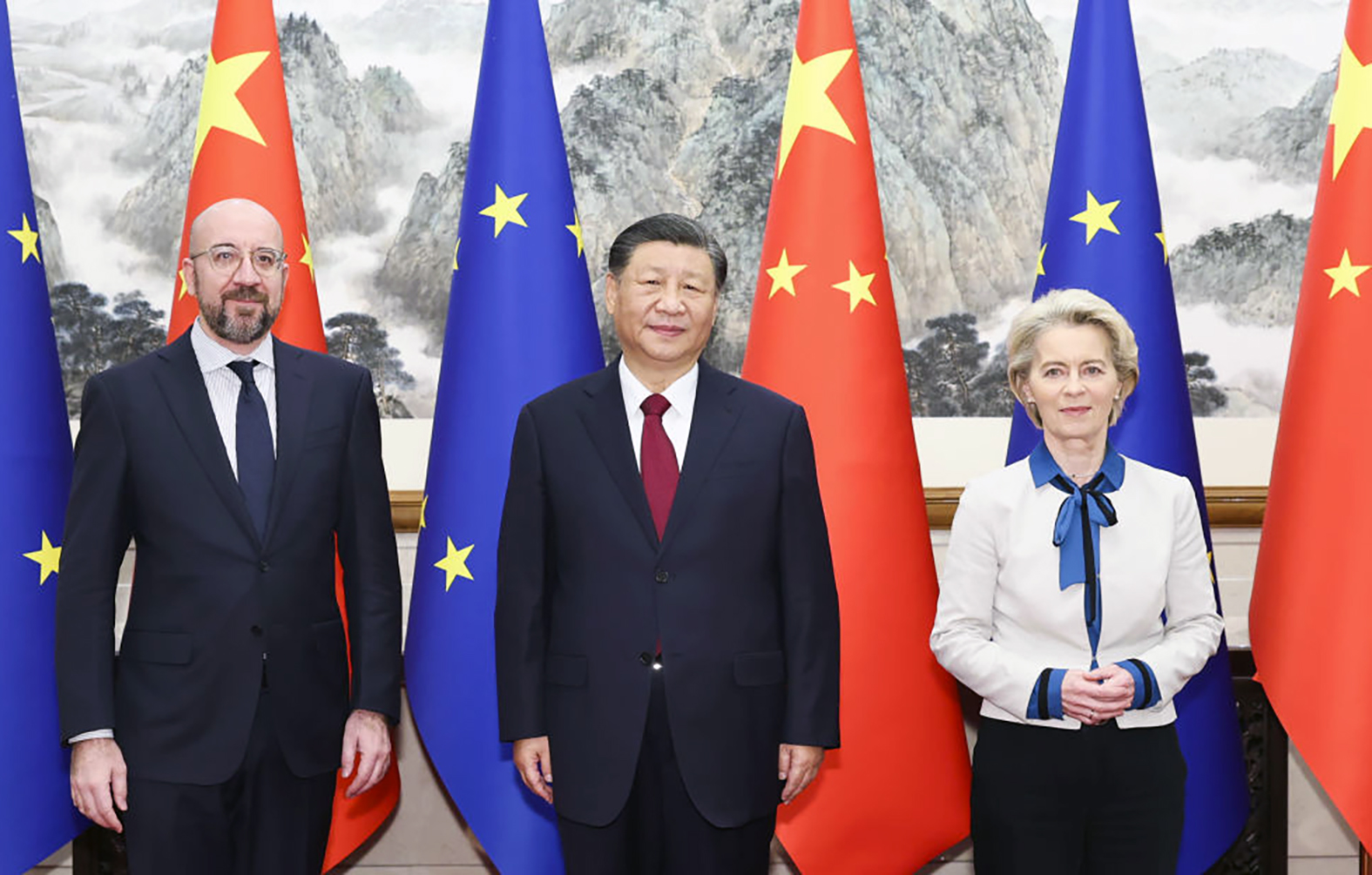 Xi Jinping recebe Presidentes do Conselho Europeu e da Comissão Europeia