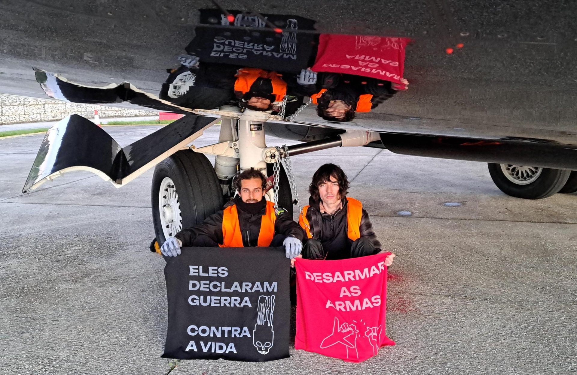 Seis ativistas do Climáximo detidos por pintarem jato privado no Aeródromo de Tires