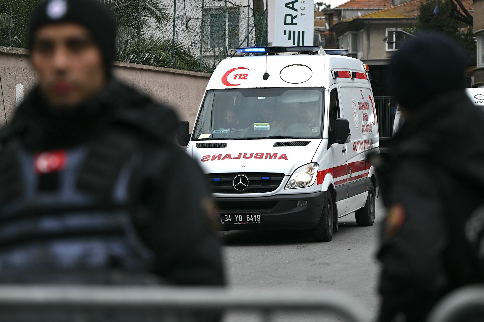 Uma pessoa morta em ataque armado a igreja em Istambul