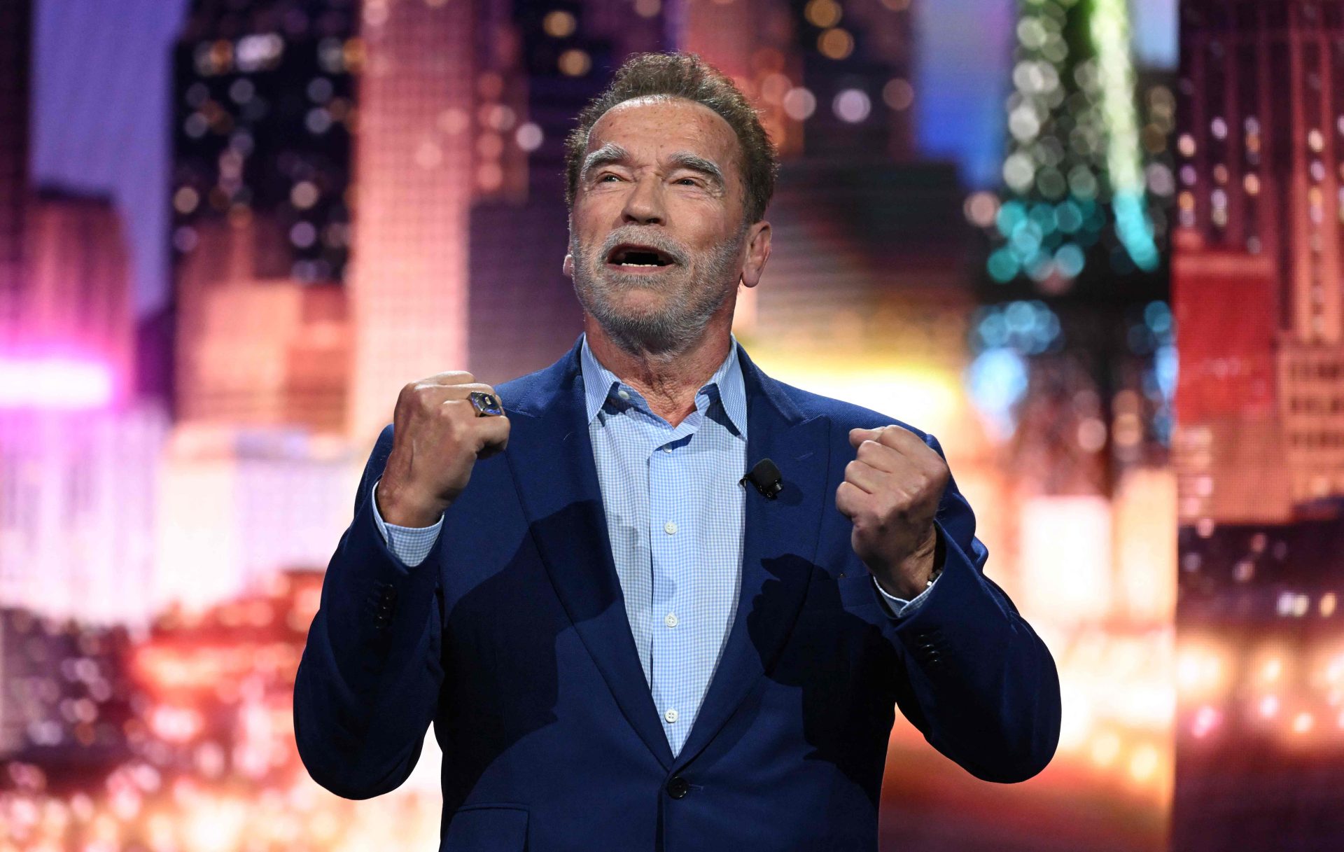 Arnold Schwarzenegger detido na Alemanha por causa de relógio de luxo