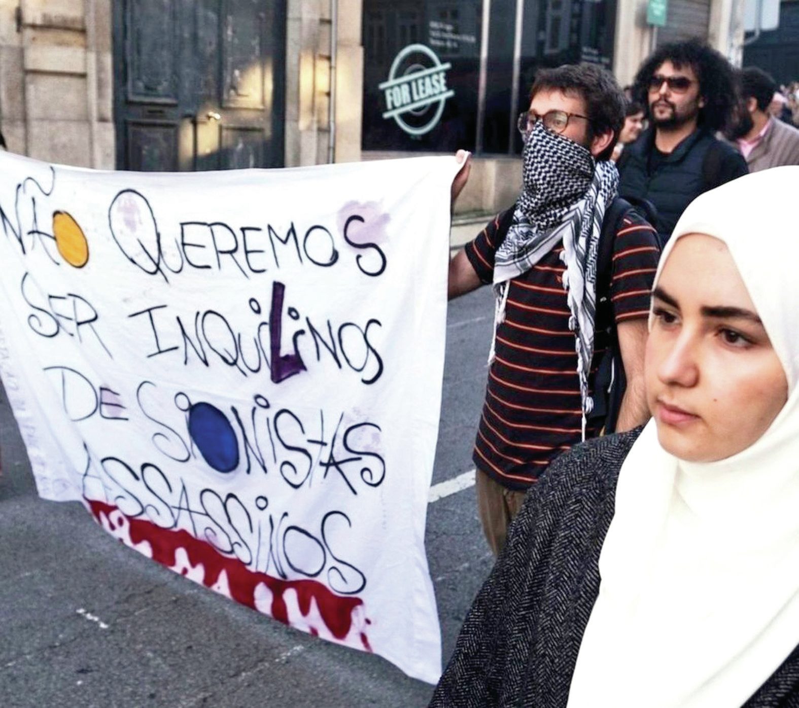 Manifestação no Porto mostrou cartazes antissemitas