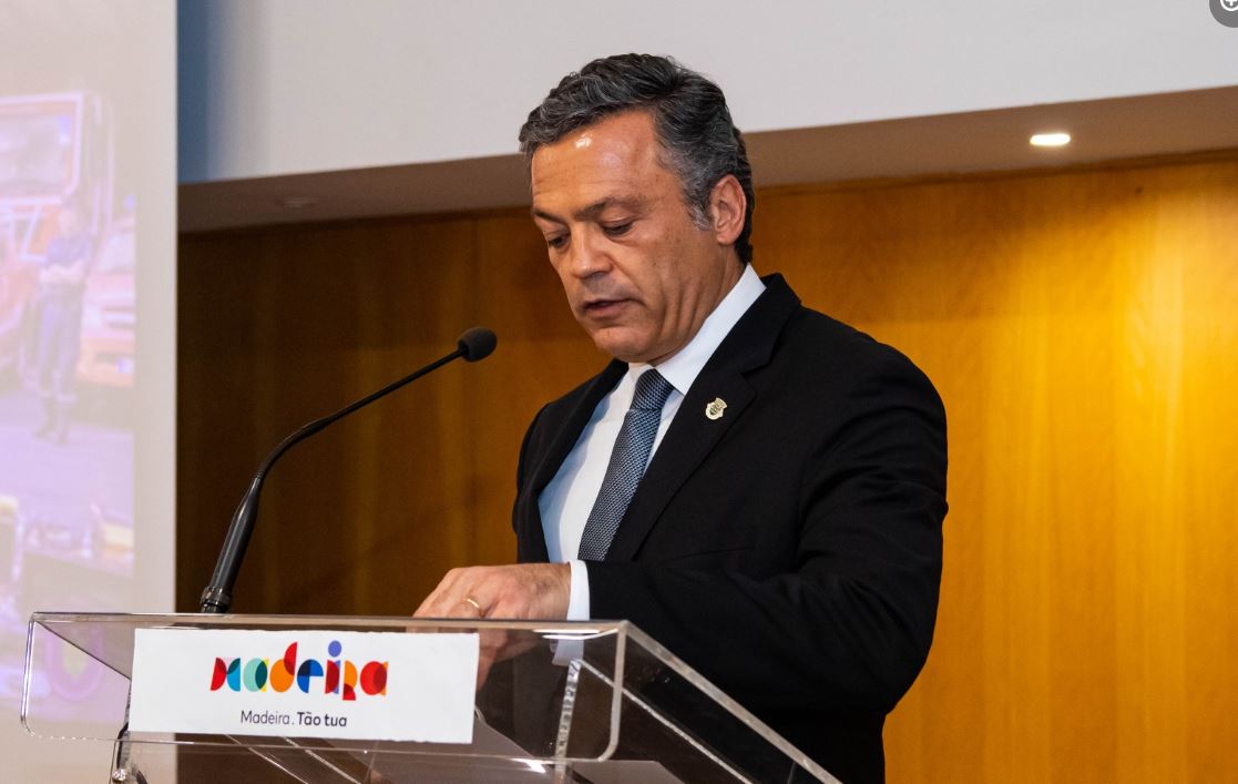 Presidente da Câmara do Funchal e dois empresários detidos na Madeira