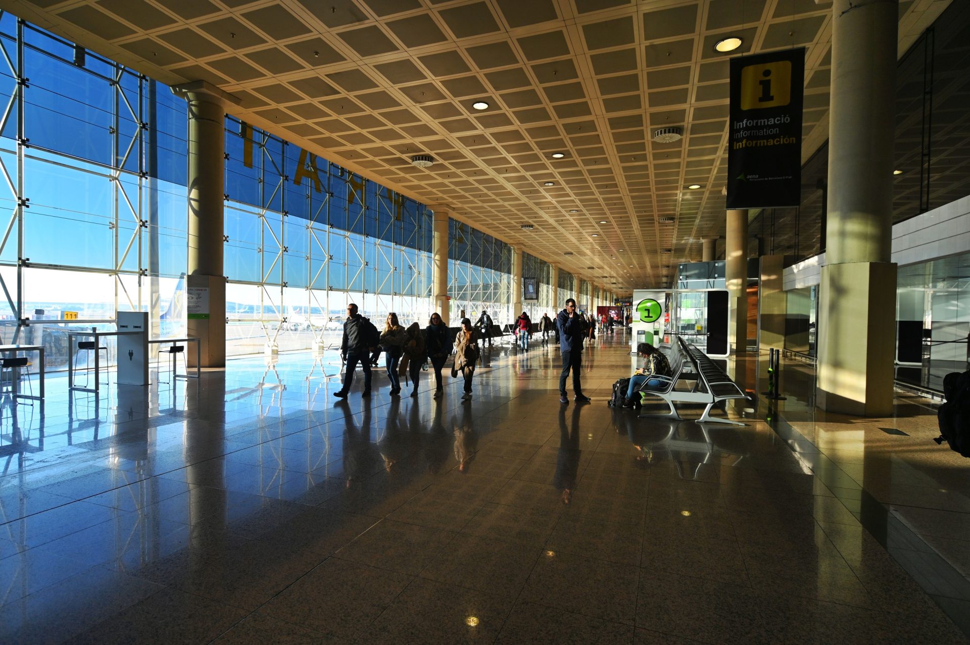 Aeroporto de Barcelona em alerta devido a fuga radioativa