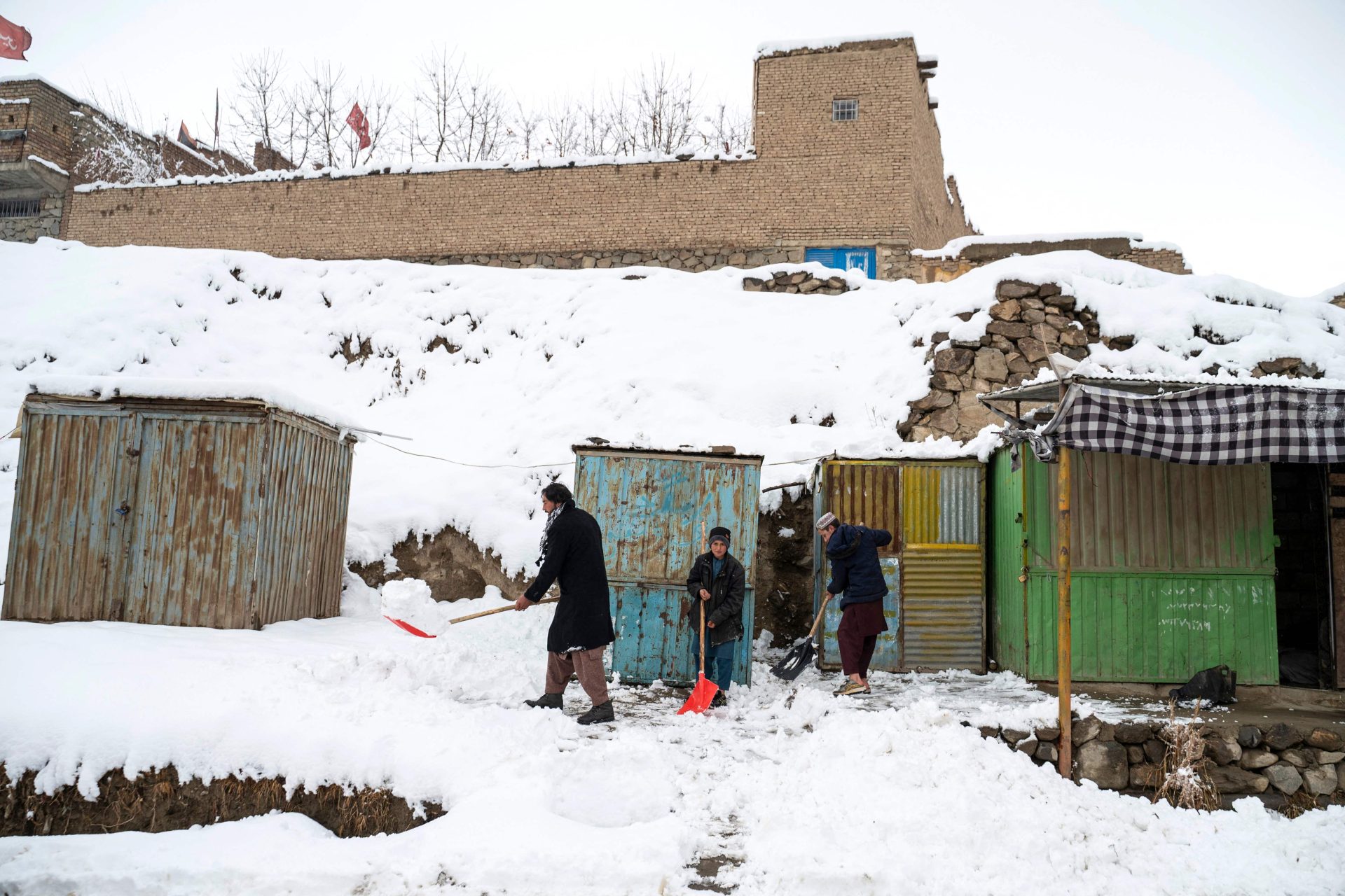 Avalanche no Afeganistão faz 25 mortos e oito feridos