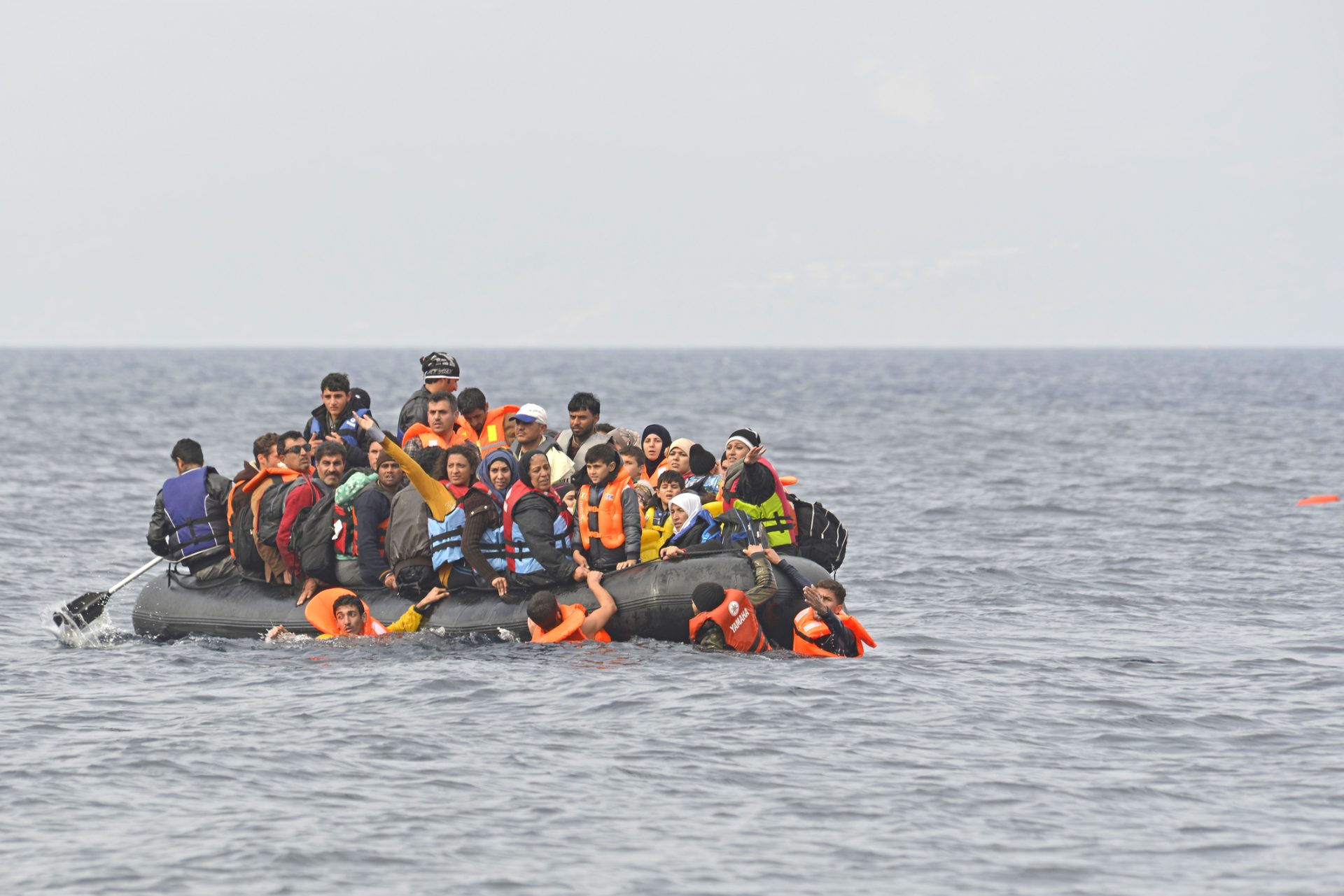 Quase 400 migrantes resgatados ao largo das Ilhas Canárias