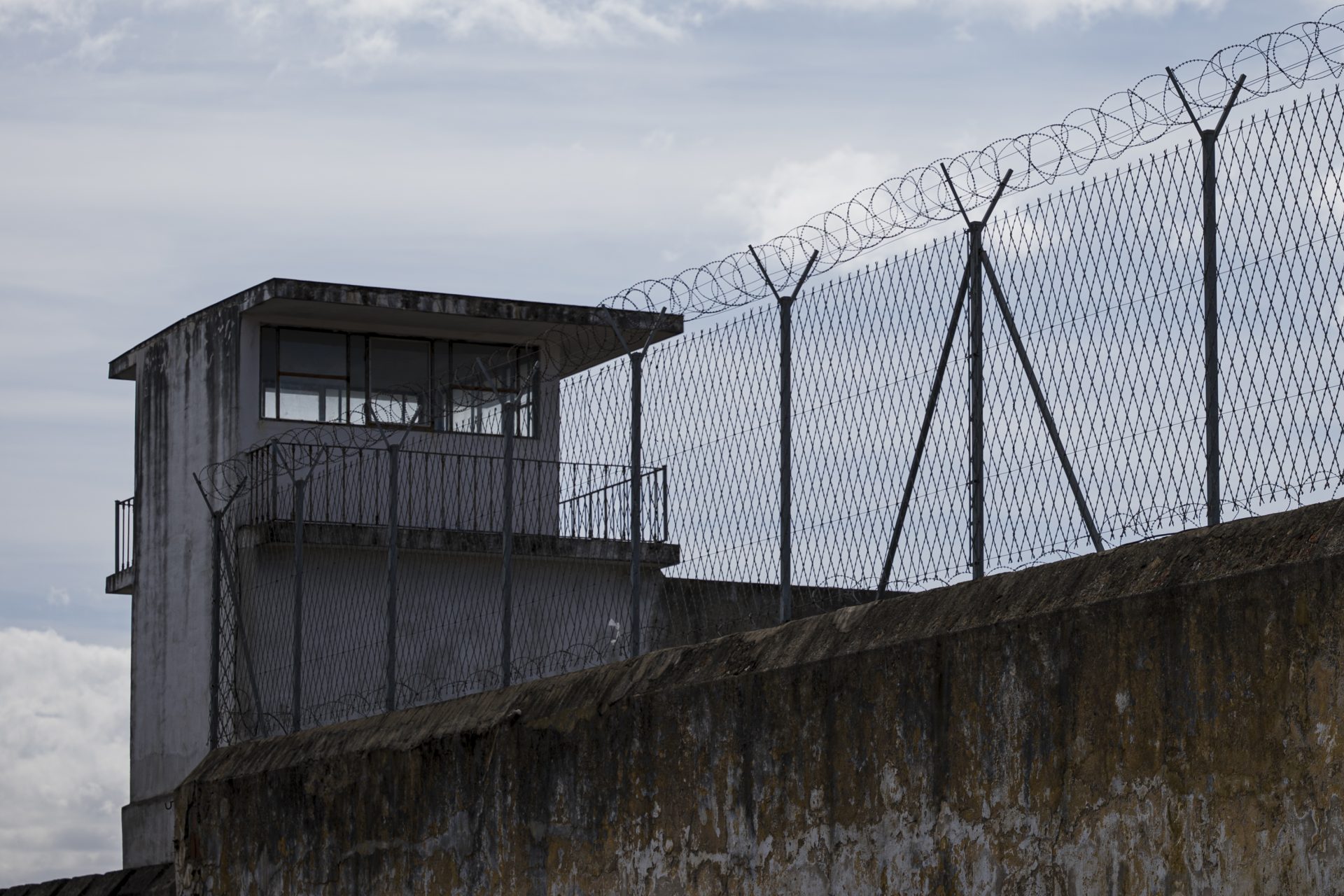 Portugal volta a ser condenado por tribunal europeu por más condições prisionais