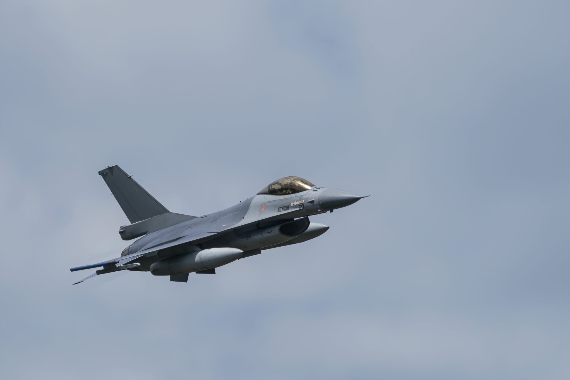 Países Baixos enviam mais seis caças F-16 à Ucrânia