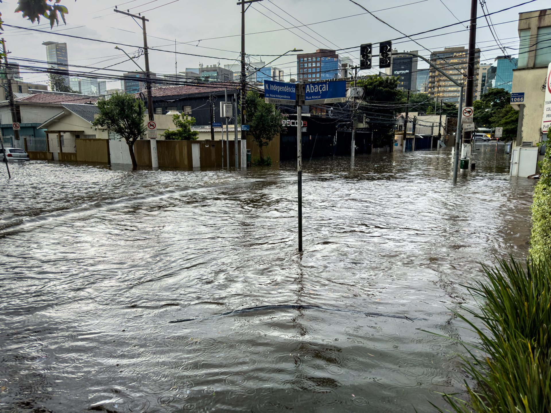 25 pessoas já morreram no sudeste do Brasil devido a chuvas fortes