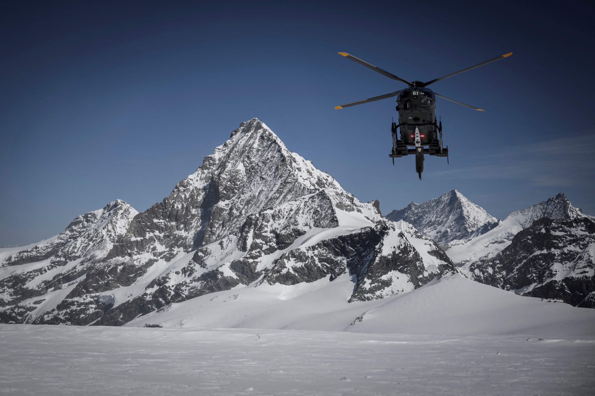 Encontrados mortos cinco dos seis alpinistas desaparecidos desde sábado nos Alpes suíços