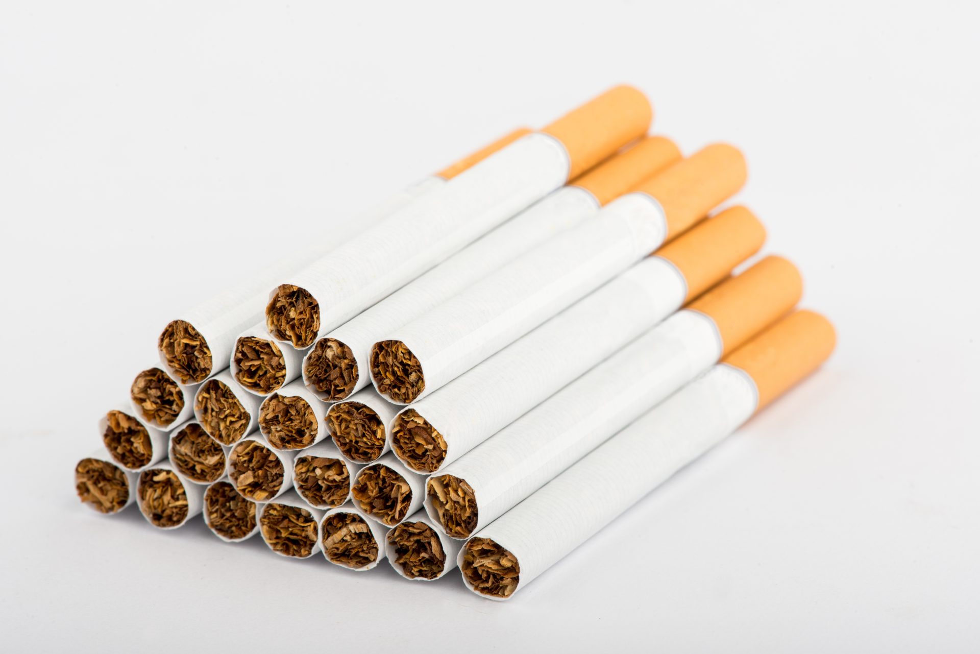 Contrabando leva Estado a perder quase quatro euros por cada maço de tabaco