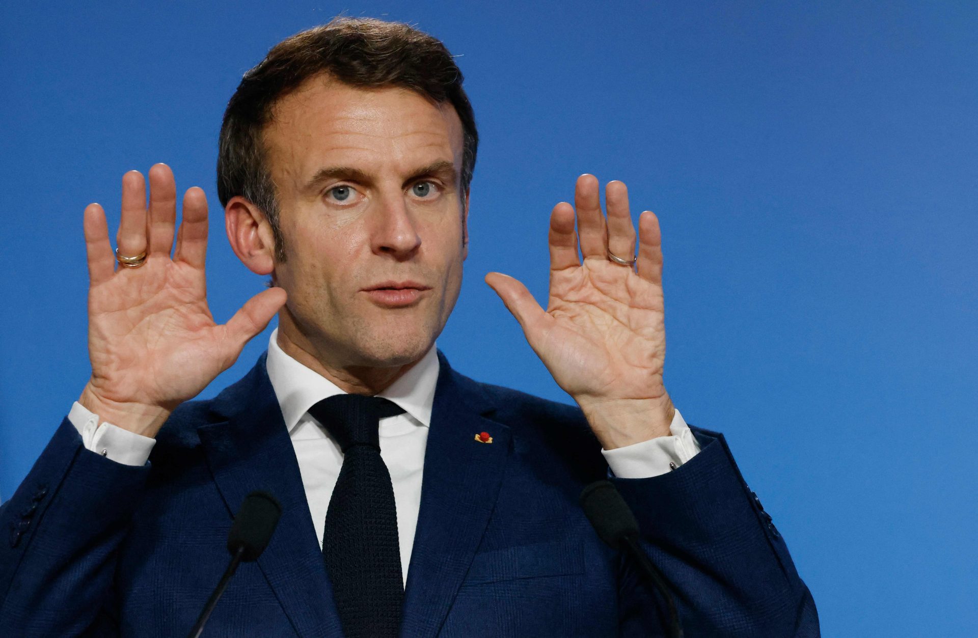 Macron admite ter &#8220;plano B e plano C&#8221; para Jogos Olímpicos