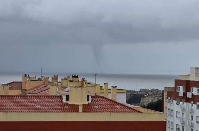 Vídeo mostra tornado no Tejo junto à ponte Vasco da Gama