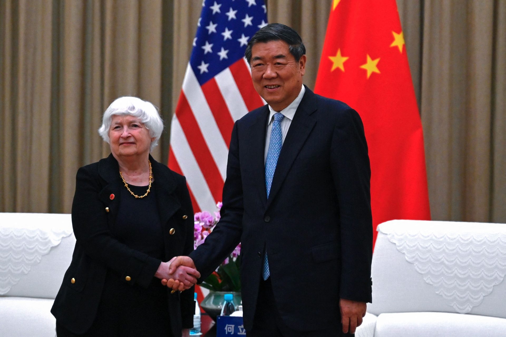 EUA e China procuram “crescimento económico equilibrado”