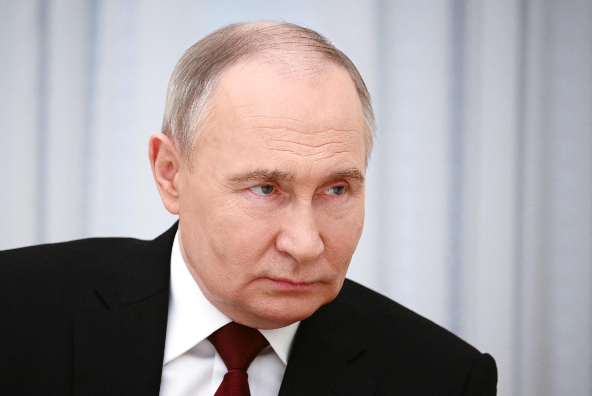 EUA punem empresas russas por evasão a sanções a amigo de Putin