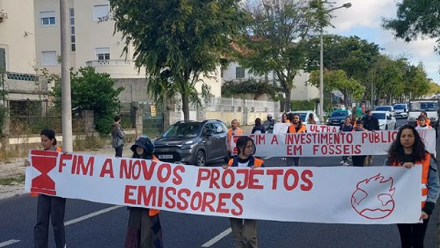 Ativistas do Climáximo realizam marcha lenta em Lisboa