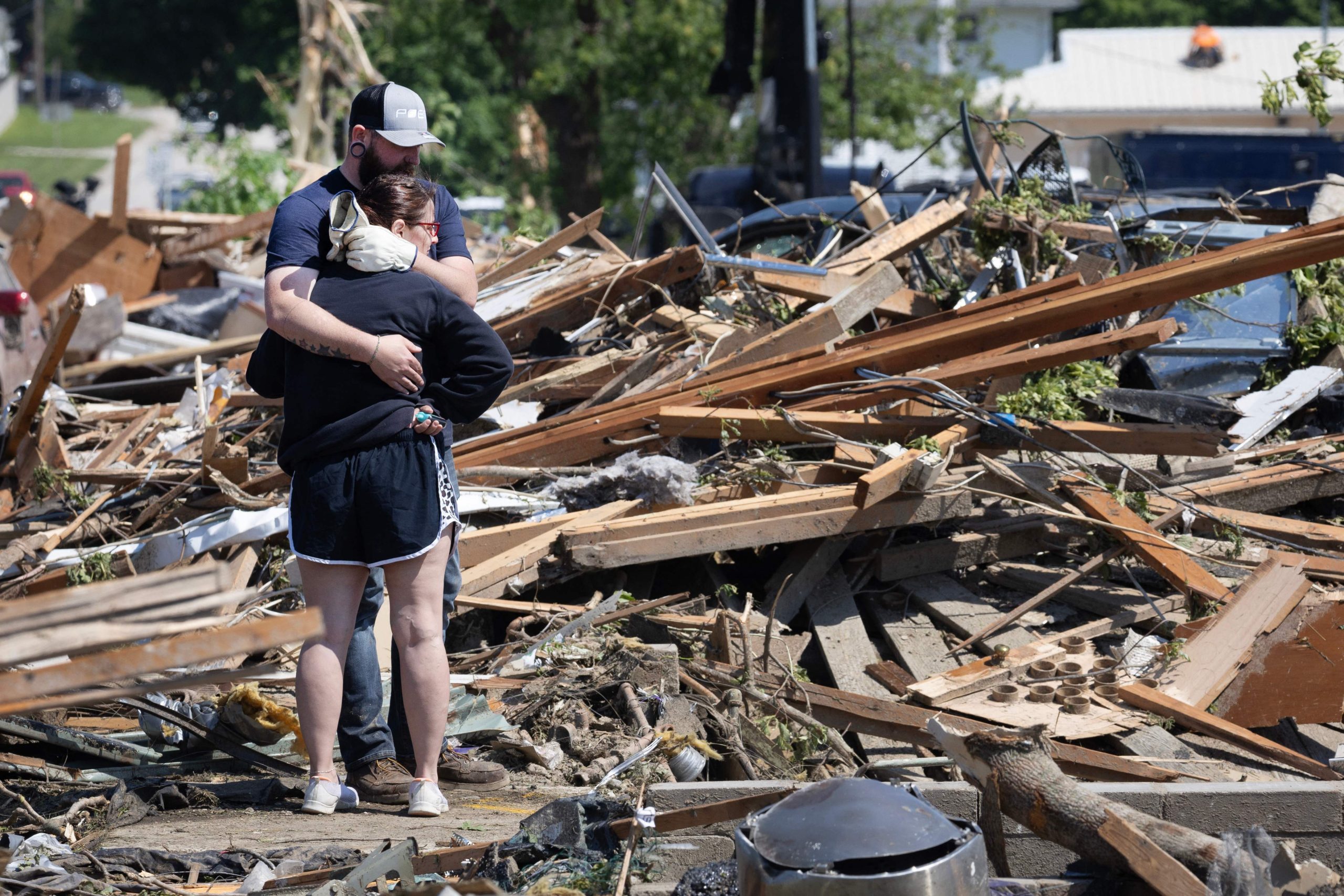 Vários tornados causam cinco mortes e 35 feridos nos EUA