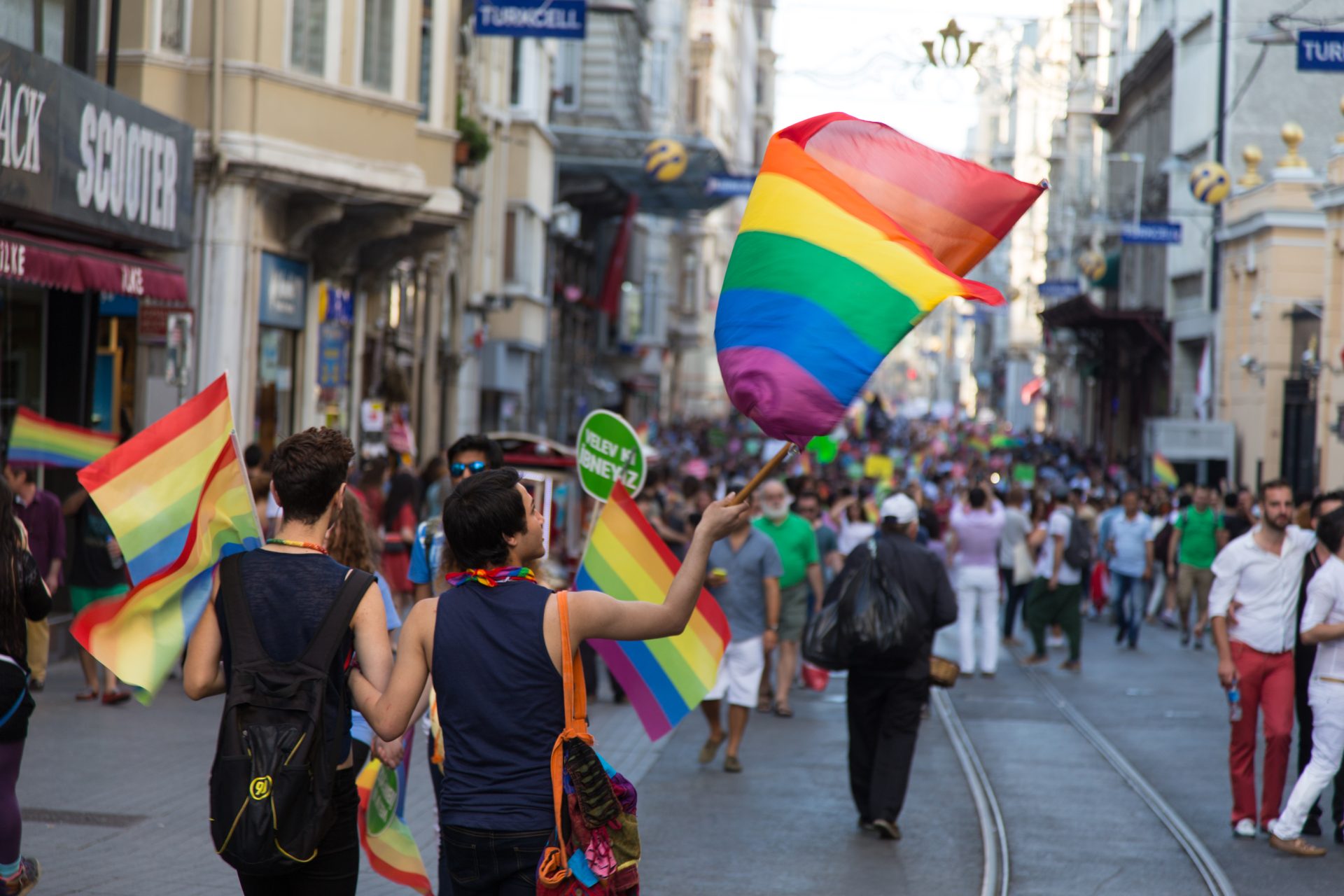 Tribunal europeu condena a Rússia por demitir professora LGBT