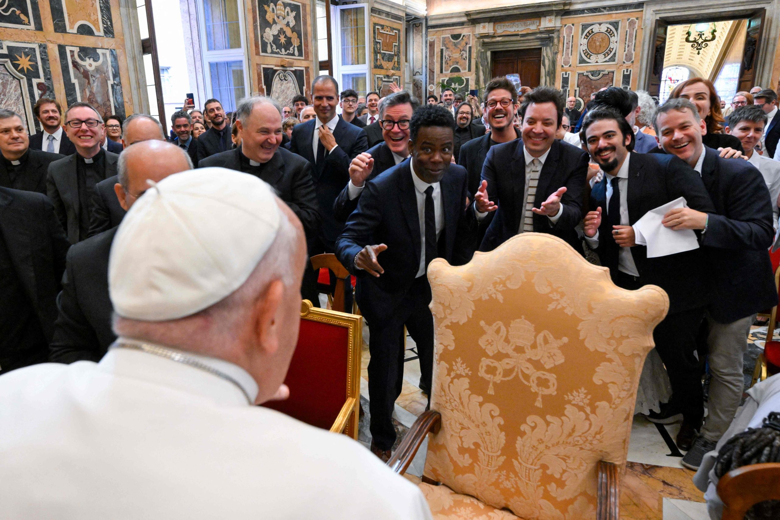 Papa Francisco admite que “é possível rir de Deus”