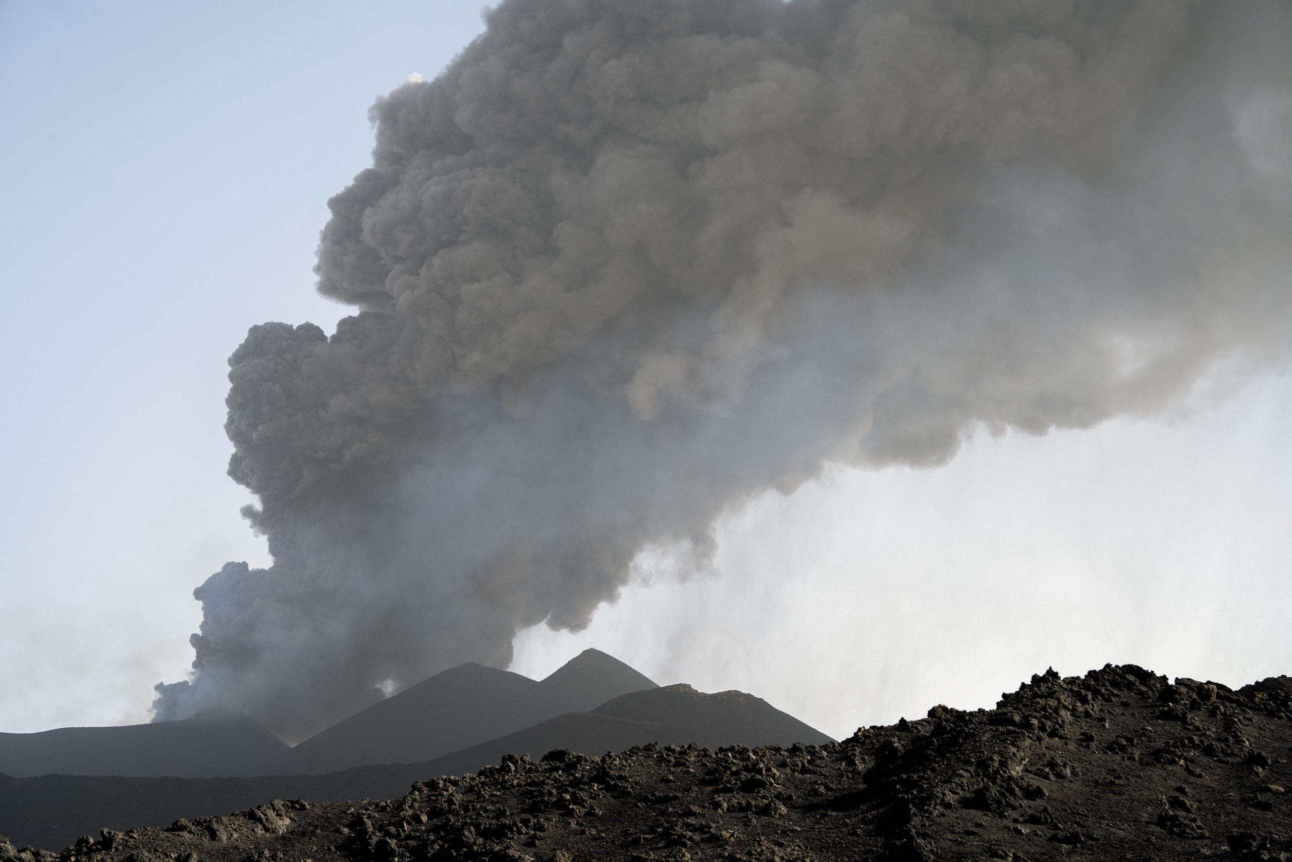 Erupção do vulcão Etna intensifica-se