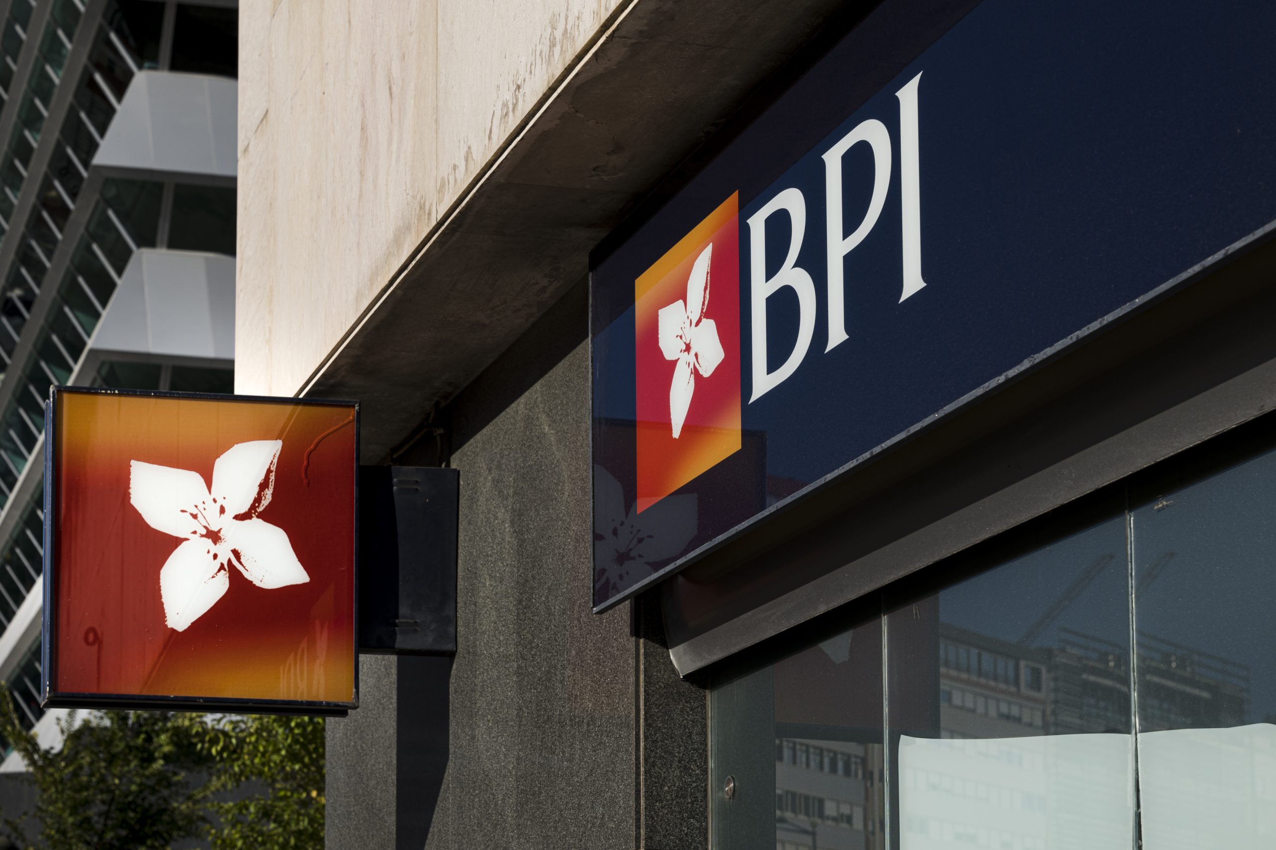 Lucros do BPI sobem 28% para 327 milhões nos primeiros seis meses do ano