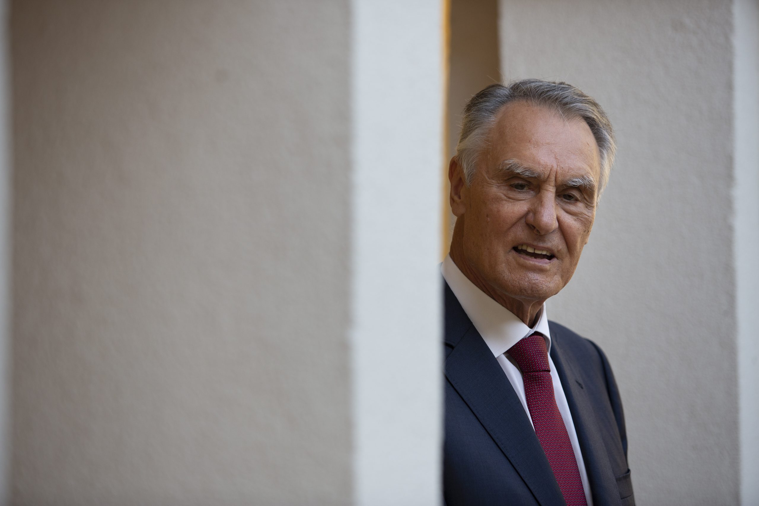 Cavaco Silva não vê drama em eventual chumbo de OE2025