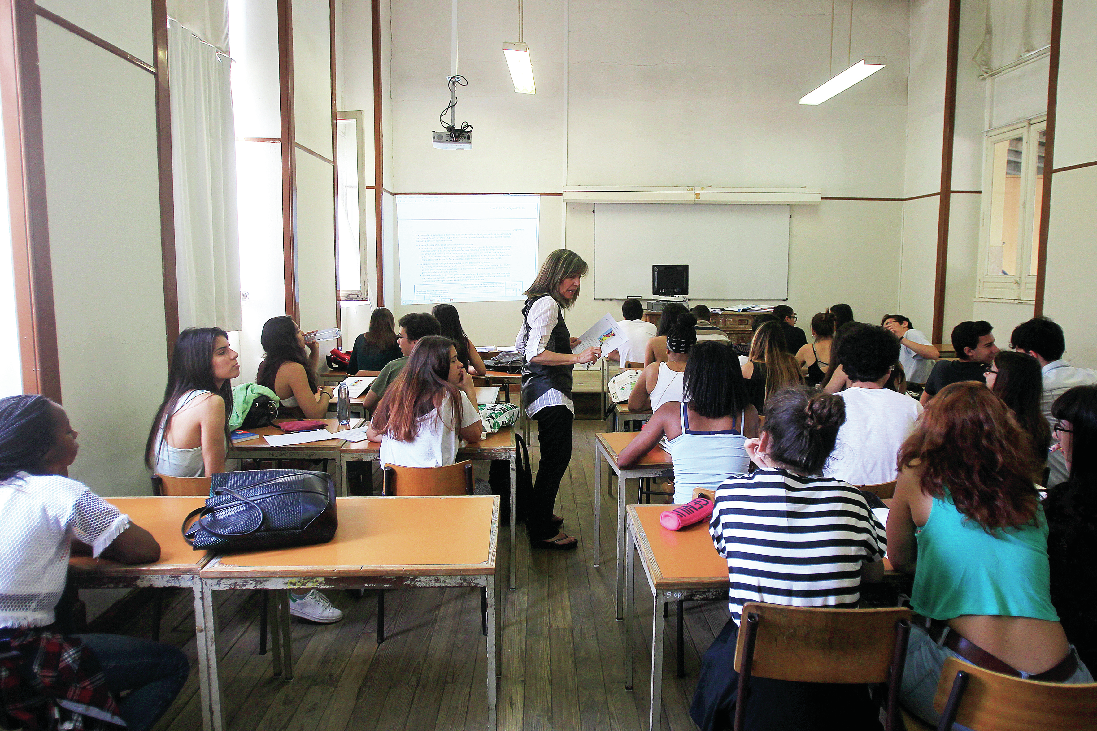 Novo ano. O desejo é que não faltem as aulas aos alunos