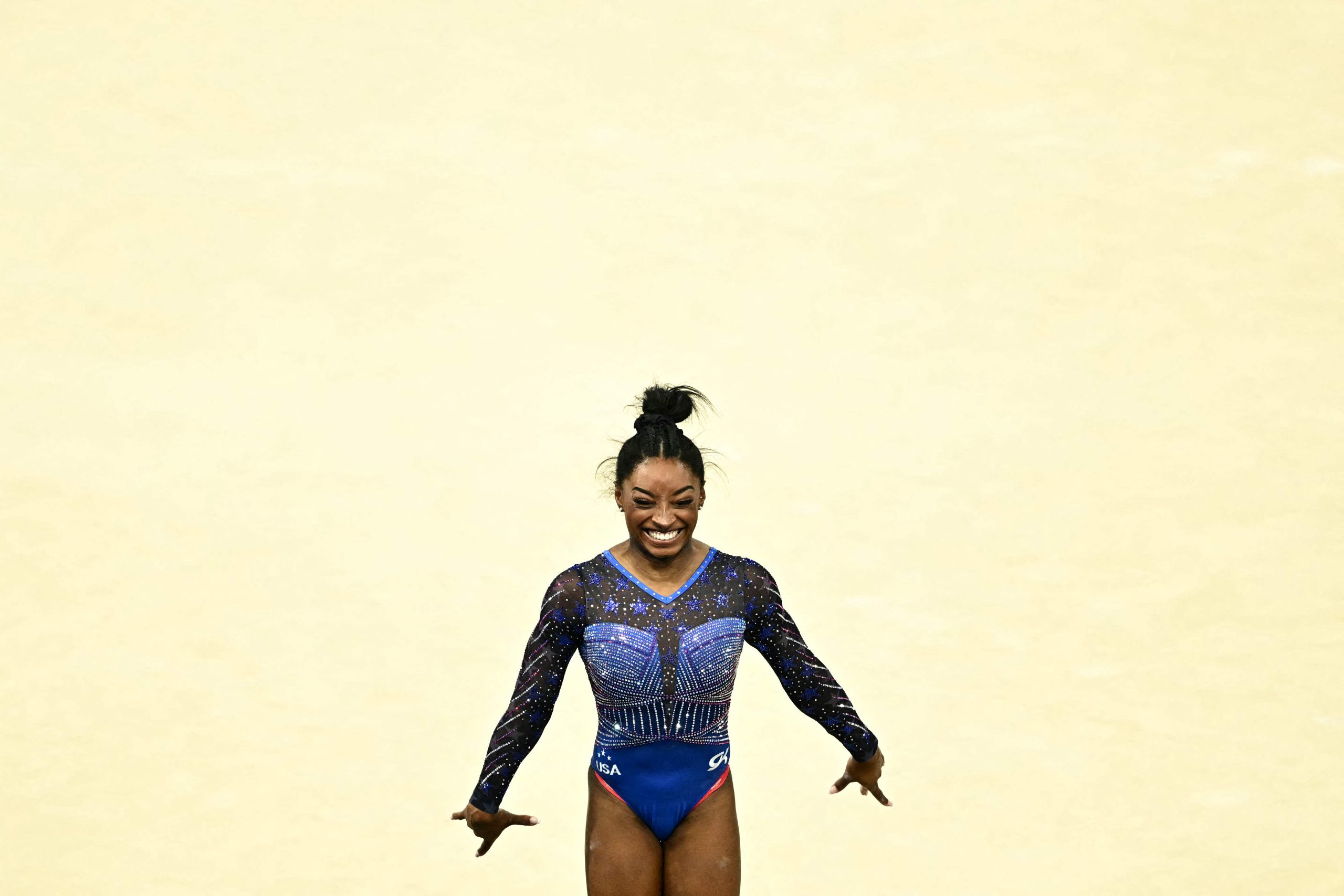 Simone Biles conquista ouro na geral da ginástica artística nos Jogos Olímpicos