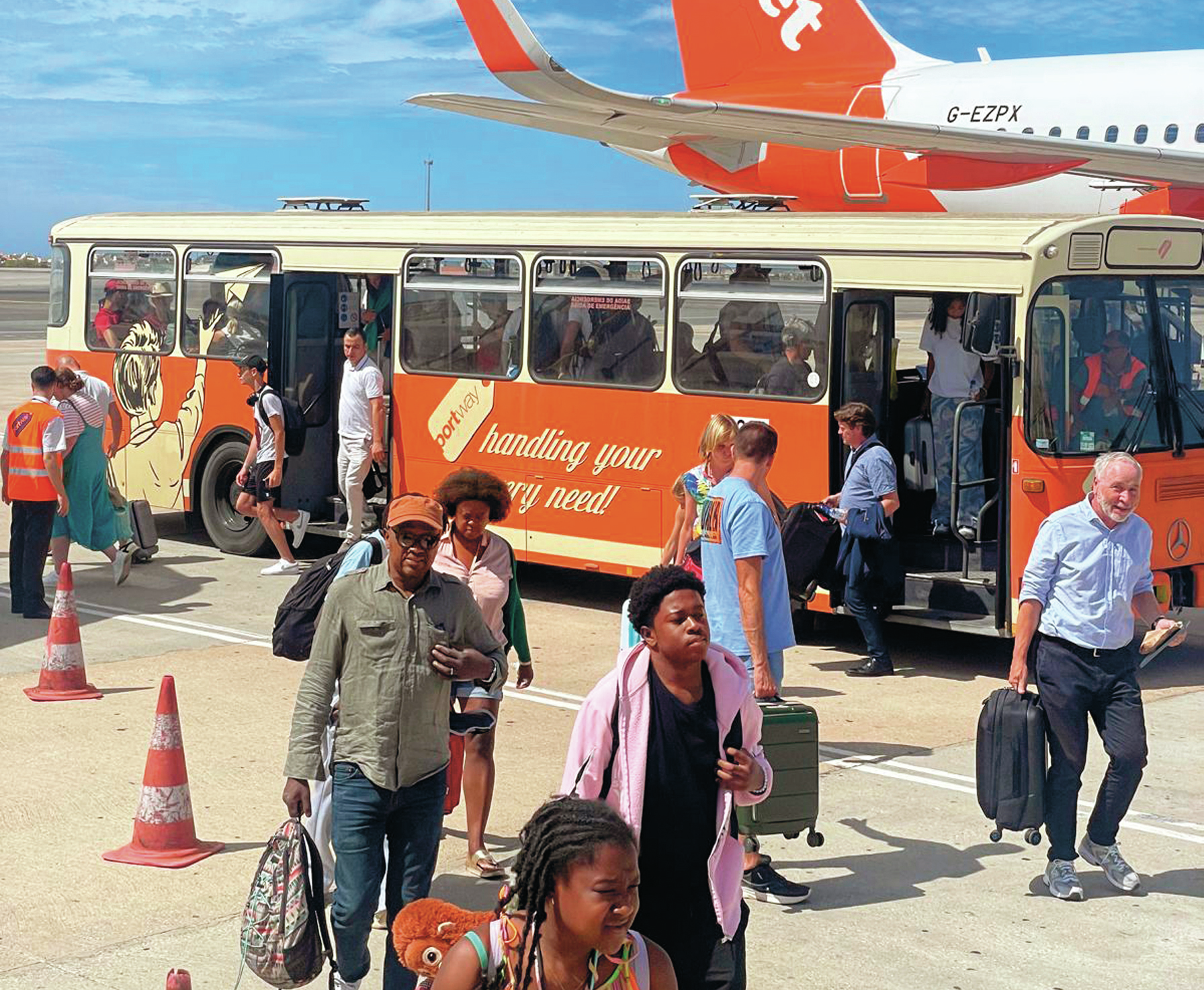 Autocarros do aeroporto de Faro são de… museu