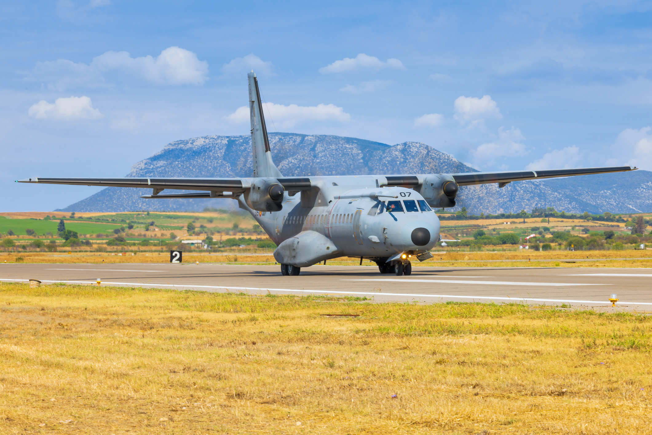 Força Aérea ajuda a resgatar 70 migrantes no Mediterrâneo