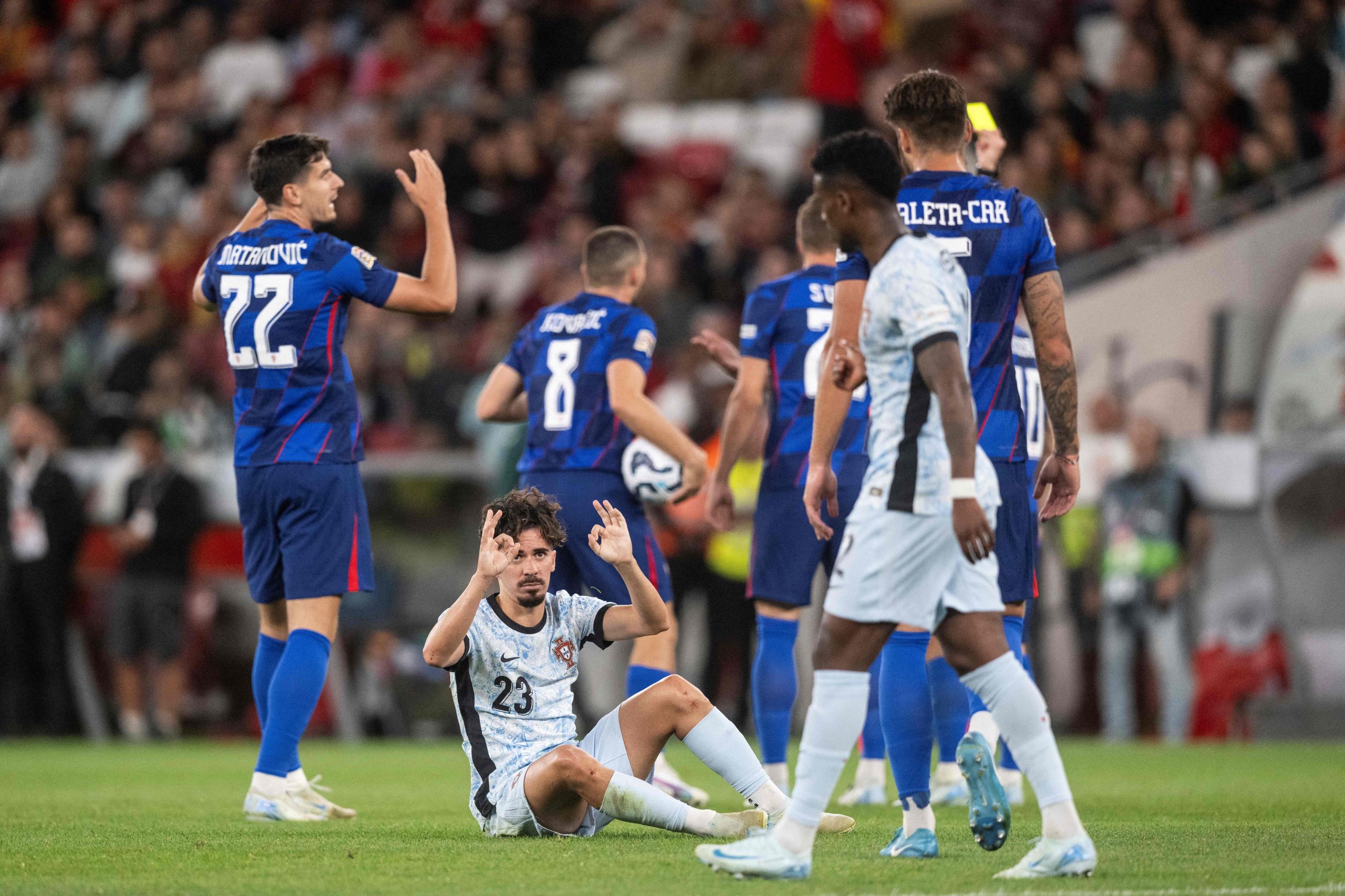 Futebol. Vitinha acaba jogo frente à Croácia com lesão