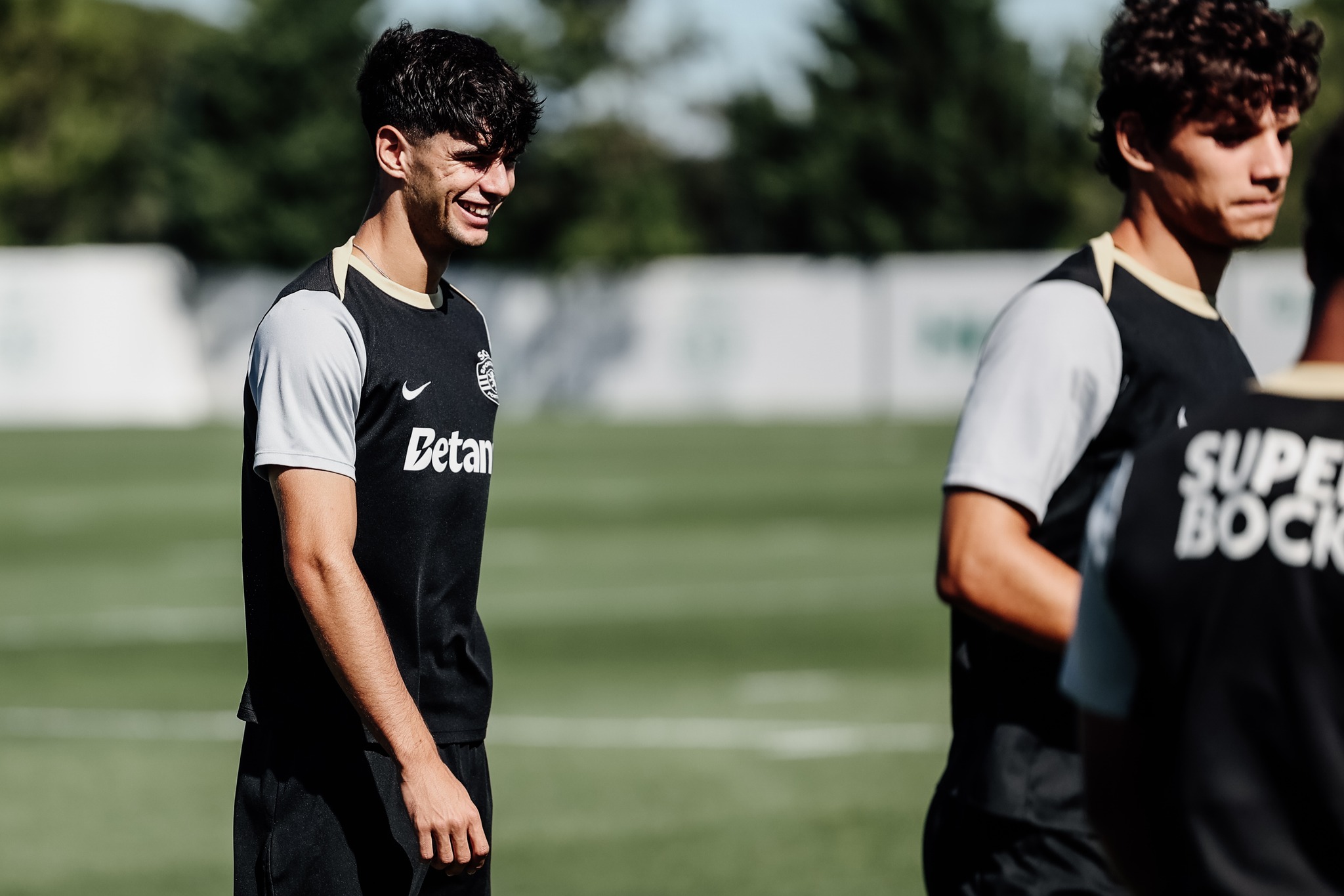 Futebol. Rodrigo Ribeiro é reforço de última hora do AVS