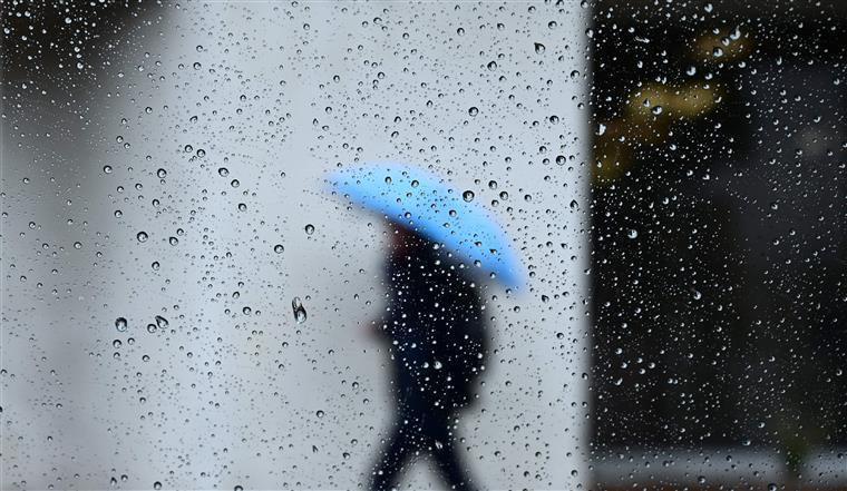 Chuva coloca seis distritos sob aviso laranja