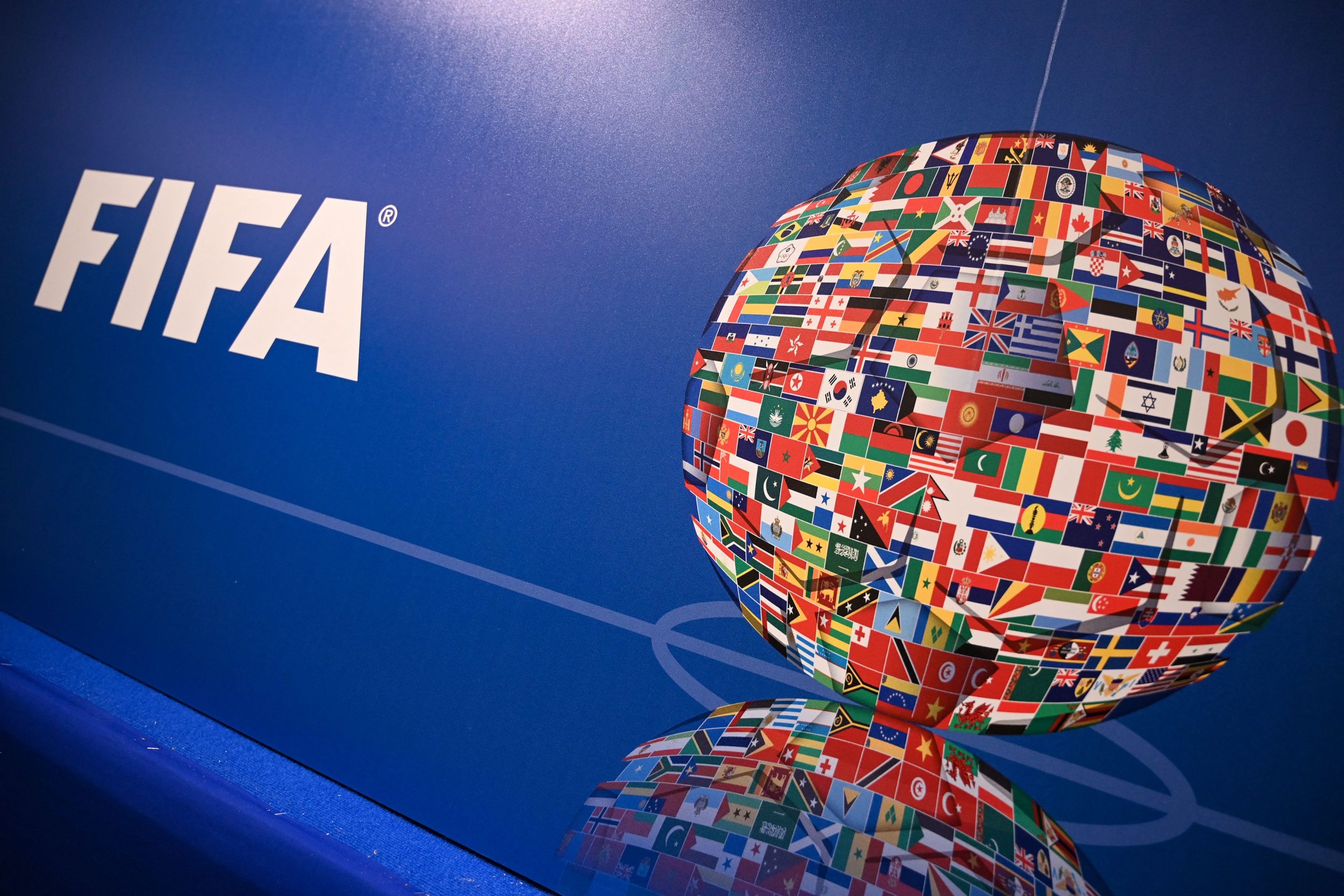 Regras da FIFA sobre transferências violam lei europeia