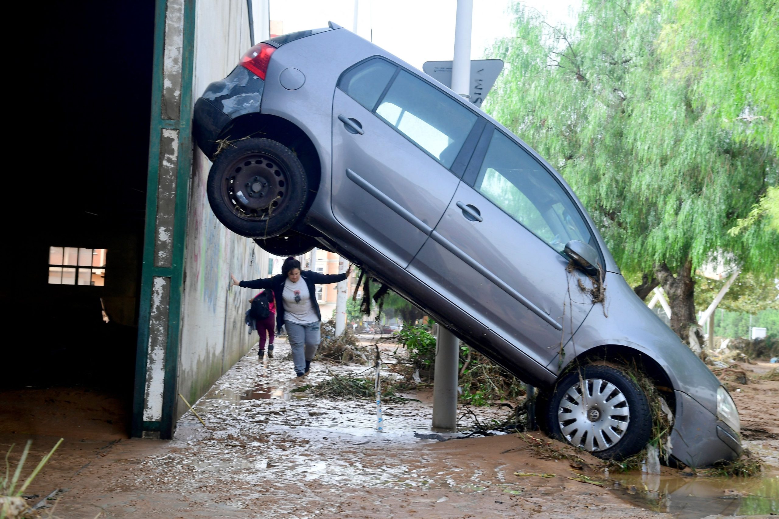 Mais de 60 mortos e vários desaparecidos devido à chuva torrencial em Valência