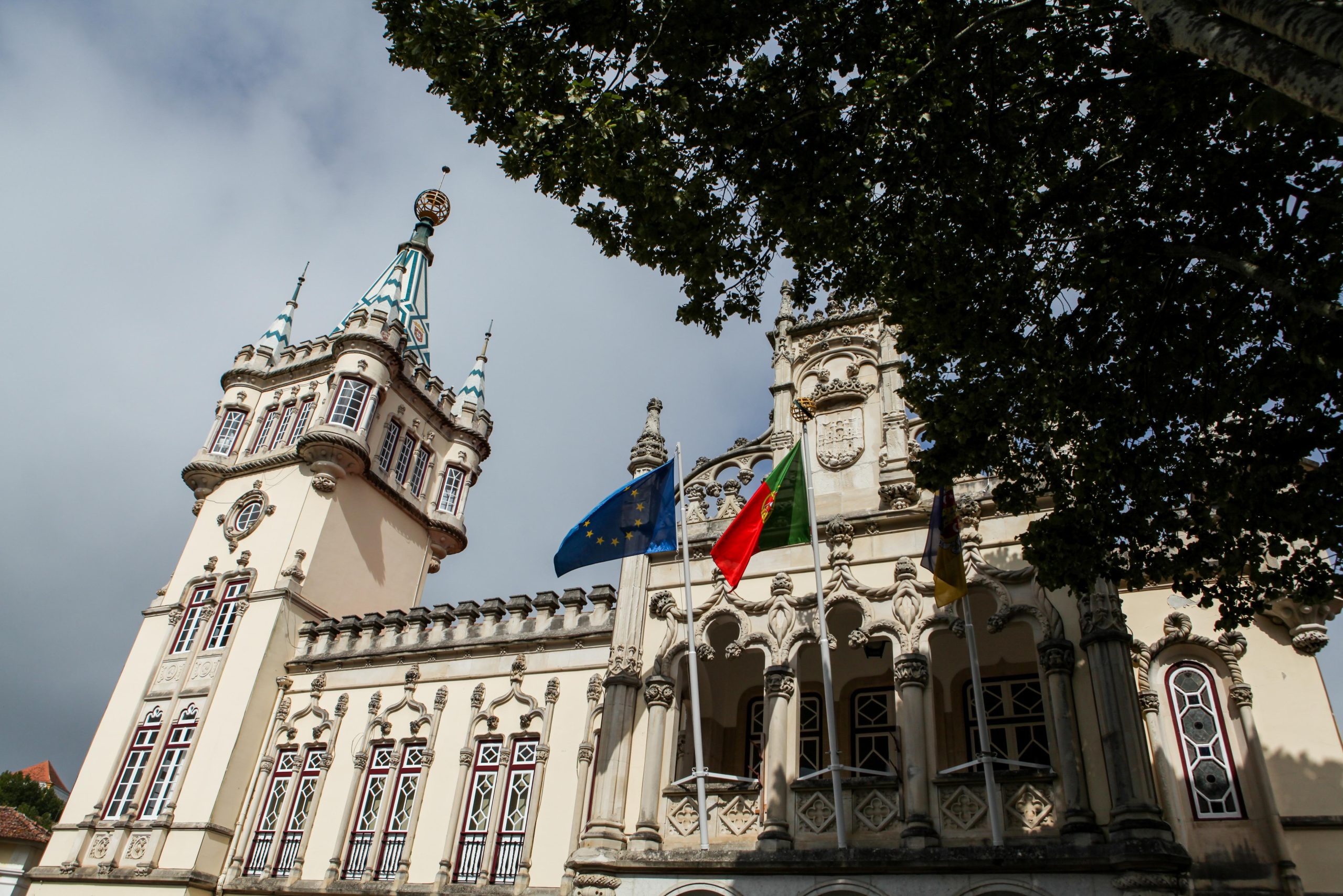 Família despejada em Queluz por ocupação ilegal