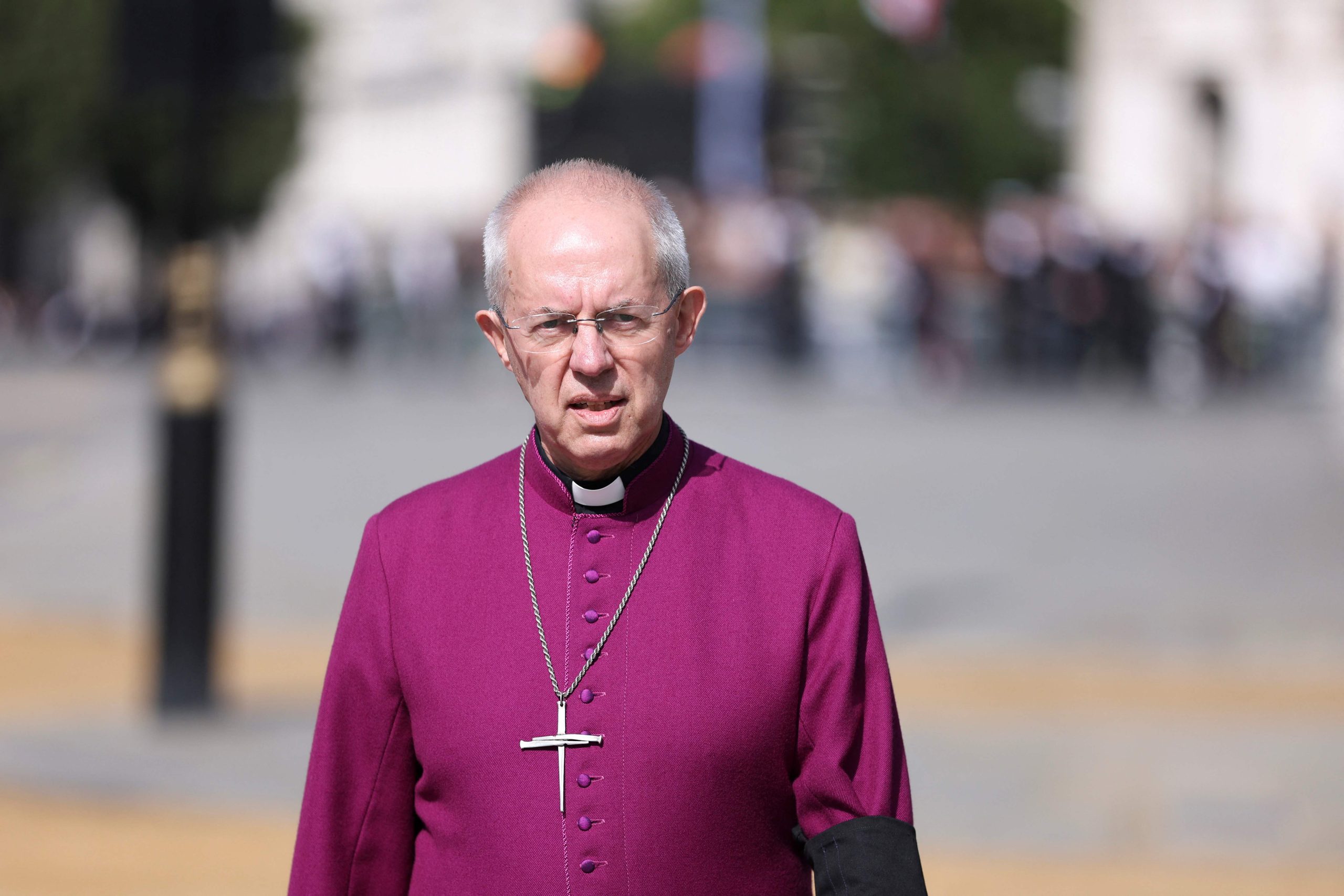 Arcebispo da Cantuária demite-se devido a escândalo de abusos na Igreja Anglicana