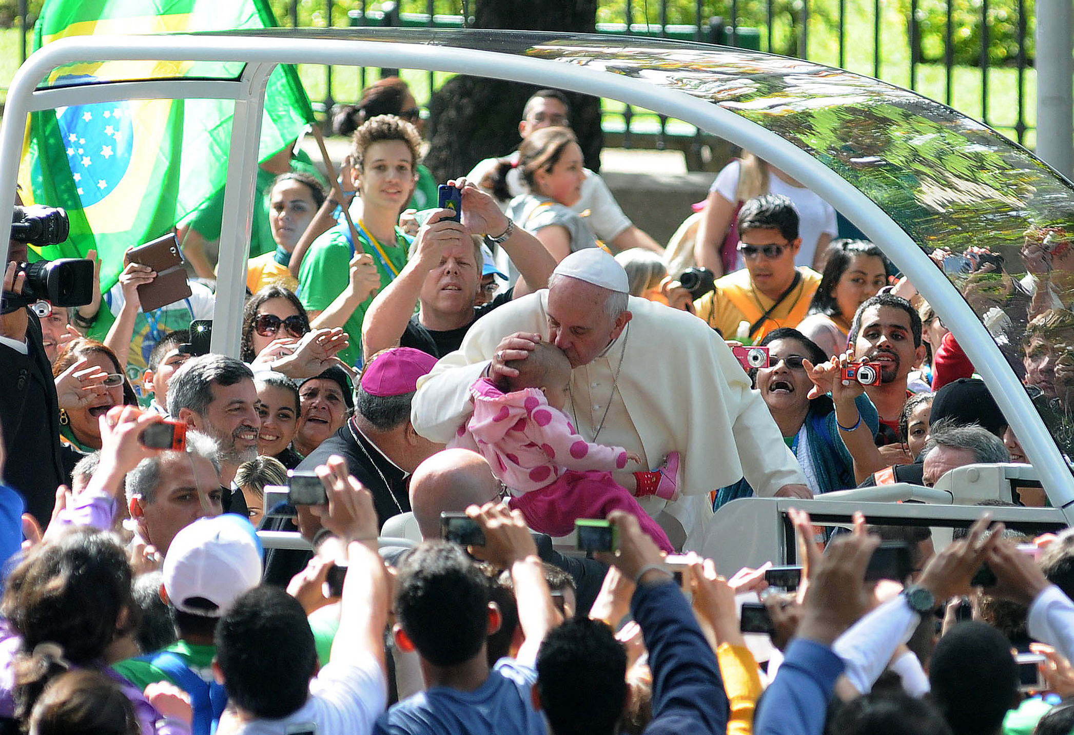 Papa Francisco alerta sobre aumento de suicídios entre jovens e a necessidade de ação coletiva